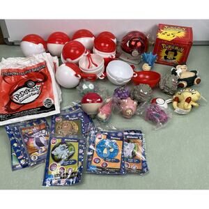 Pokémon 1999 Burger King Toys Pikachu Gold Plated Trading Card